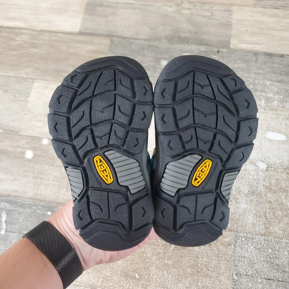KEEN Newport H2 Kids Sandals Sz 4 Rainbow Tie Dye Lace-Lock Bungee Round Toe